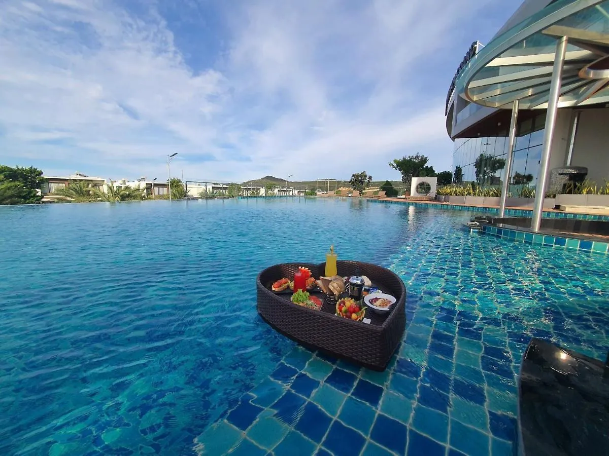 Wyndham Grand Kn Paradise Cam Ranh Hotel 5*,