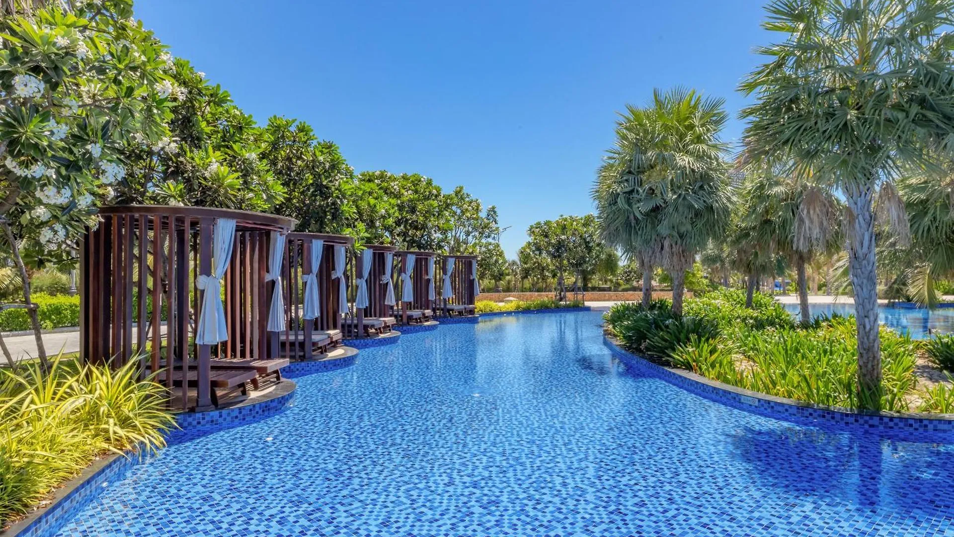 Wyndham Grand Kn Paradise Cam Ranh Hotel 5*,